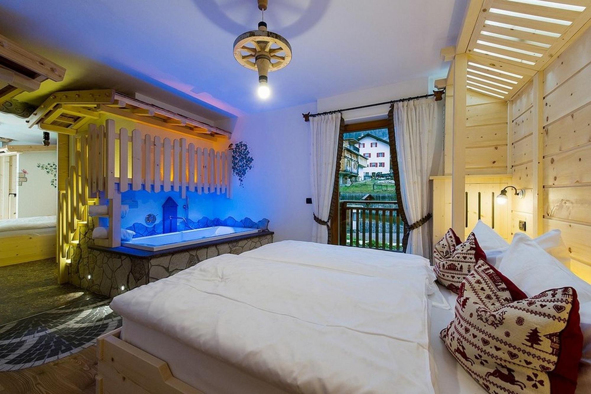ויגו די פאסה Mytime Hotels La Grotta חדר תמונה
